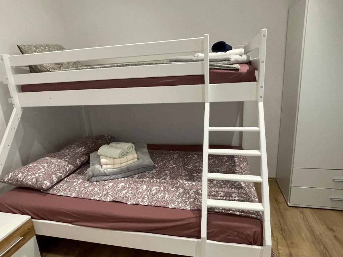 Apartmaji Meduza 2 Изола Екстериор снимка