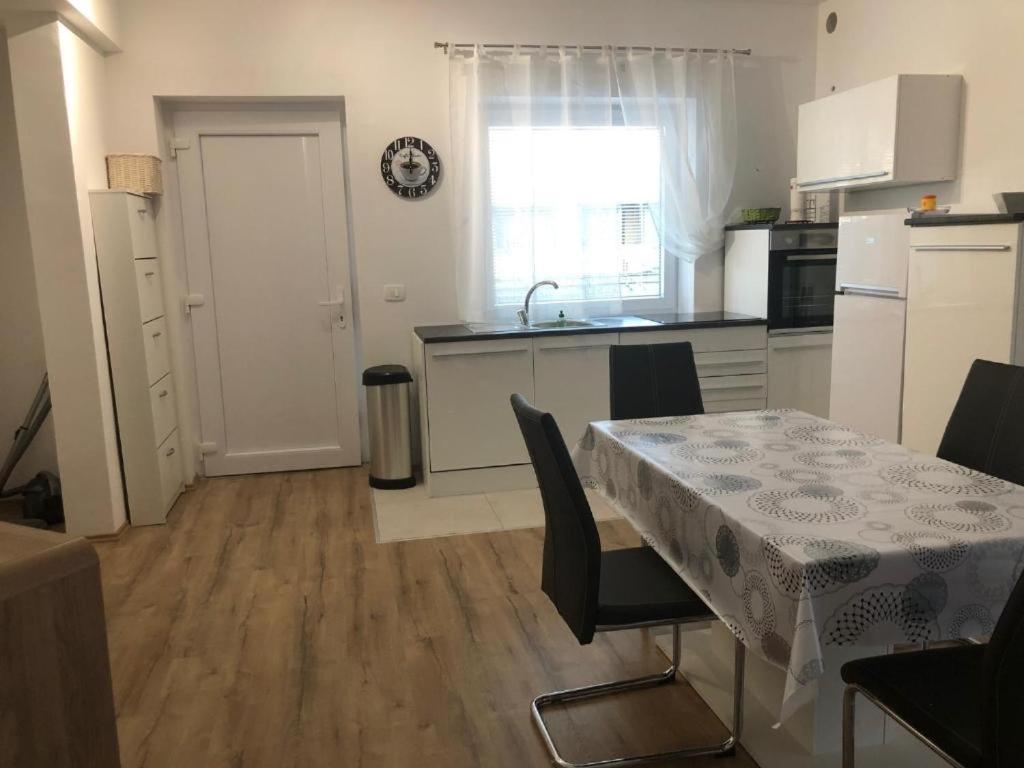 Apartmaji Meduza 2 Apartment Изола Екстериор снимка