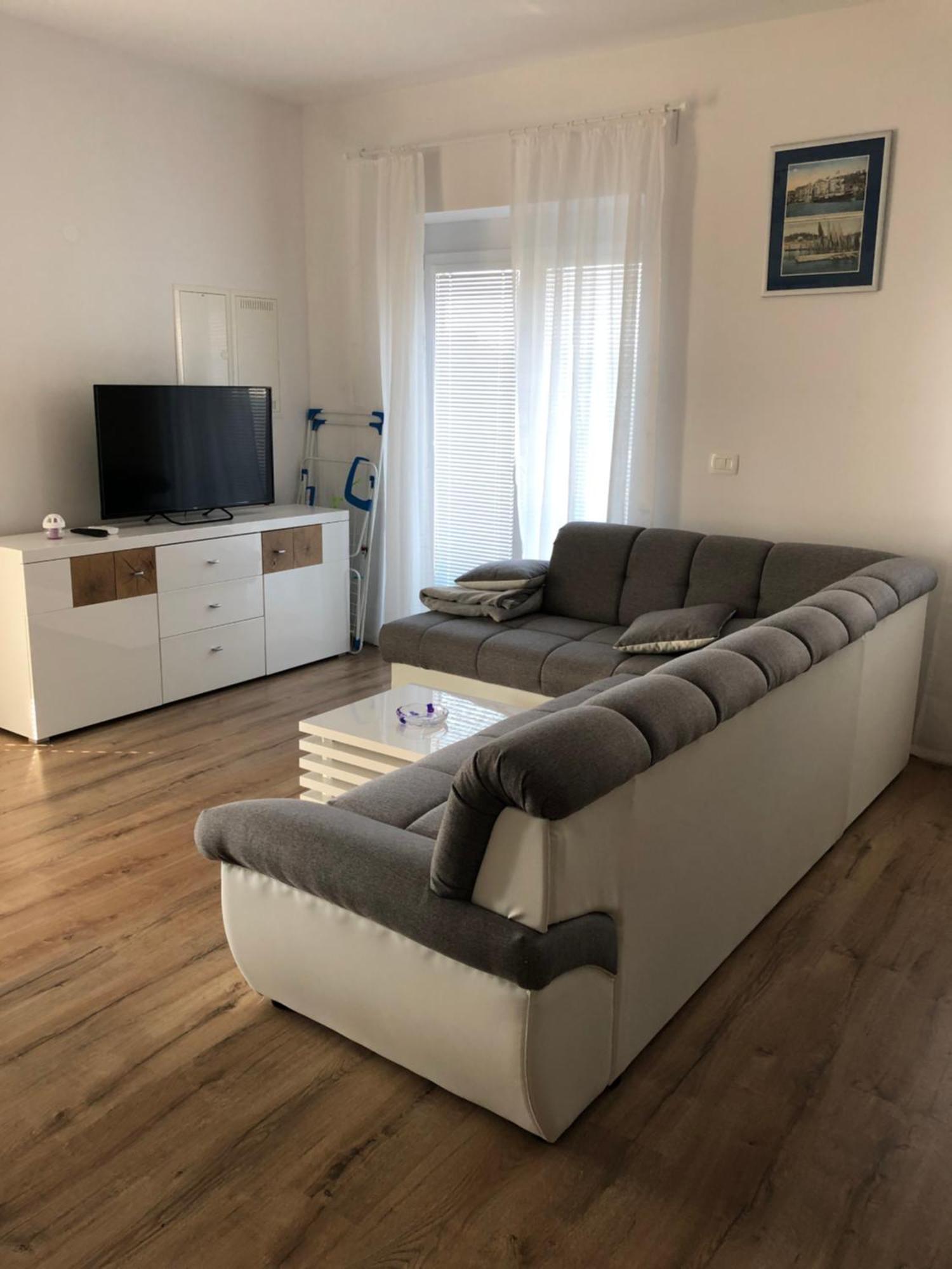 Apartmaji Meduza 2 Apartment Изола Екстериор снимка